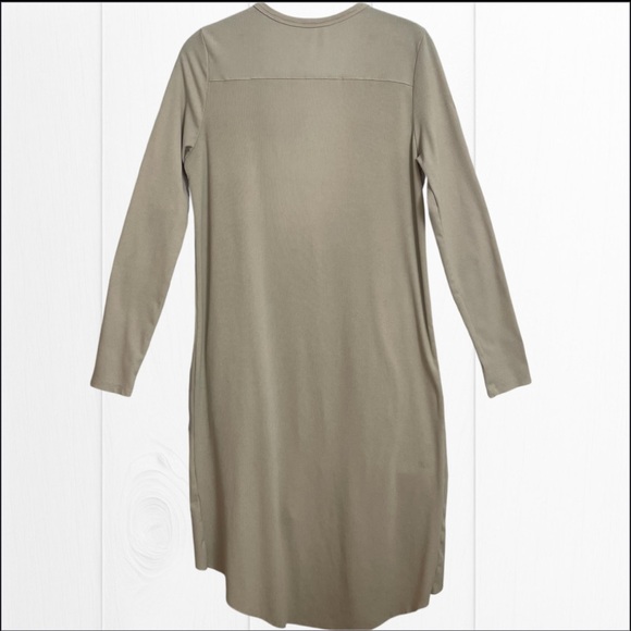 Long Creamy Tan Button-Up Cardigan with pockets - Picture 2 of 12